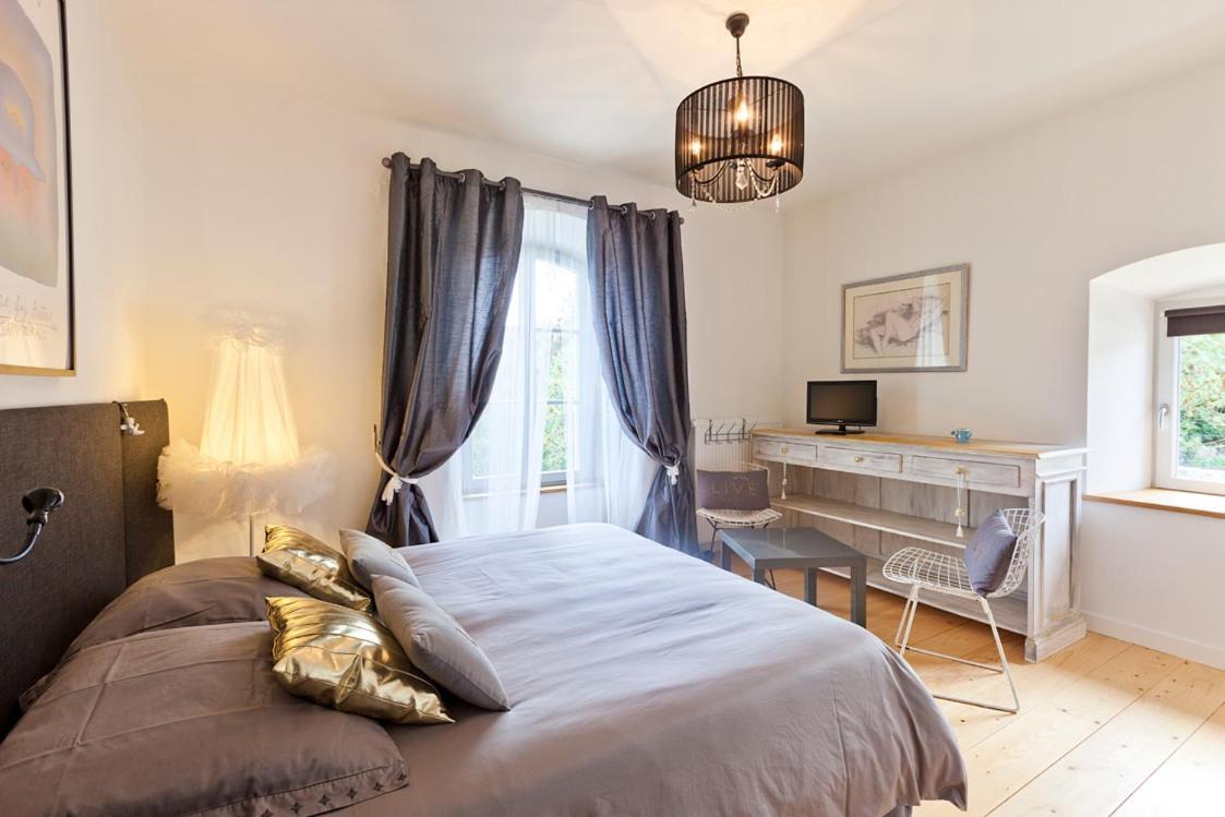 Bed and Breakfast La Tour Charlemagne Château-Chalon Esterno foto